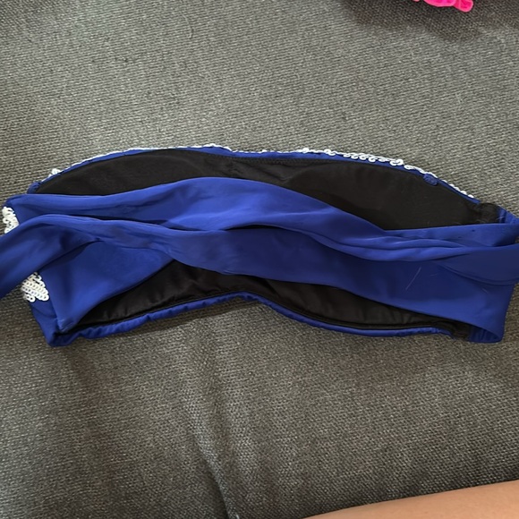 Victoria's Secret Blue and White Bikini Top - Picture 2 of 2